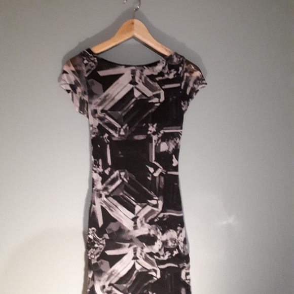 Dress - Picture 2 of 4